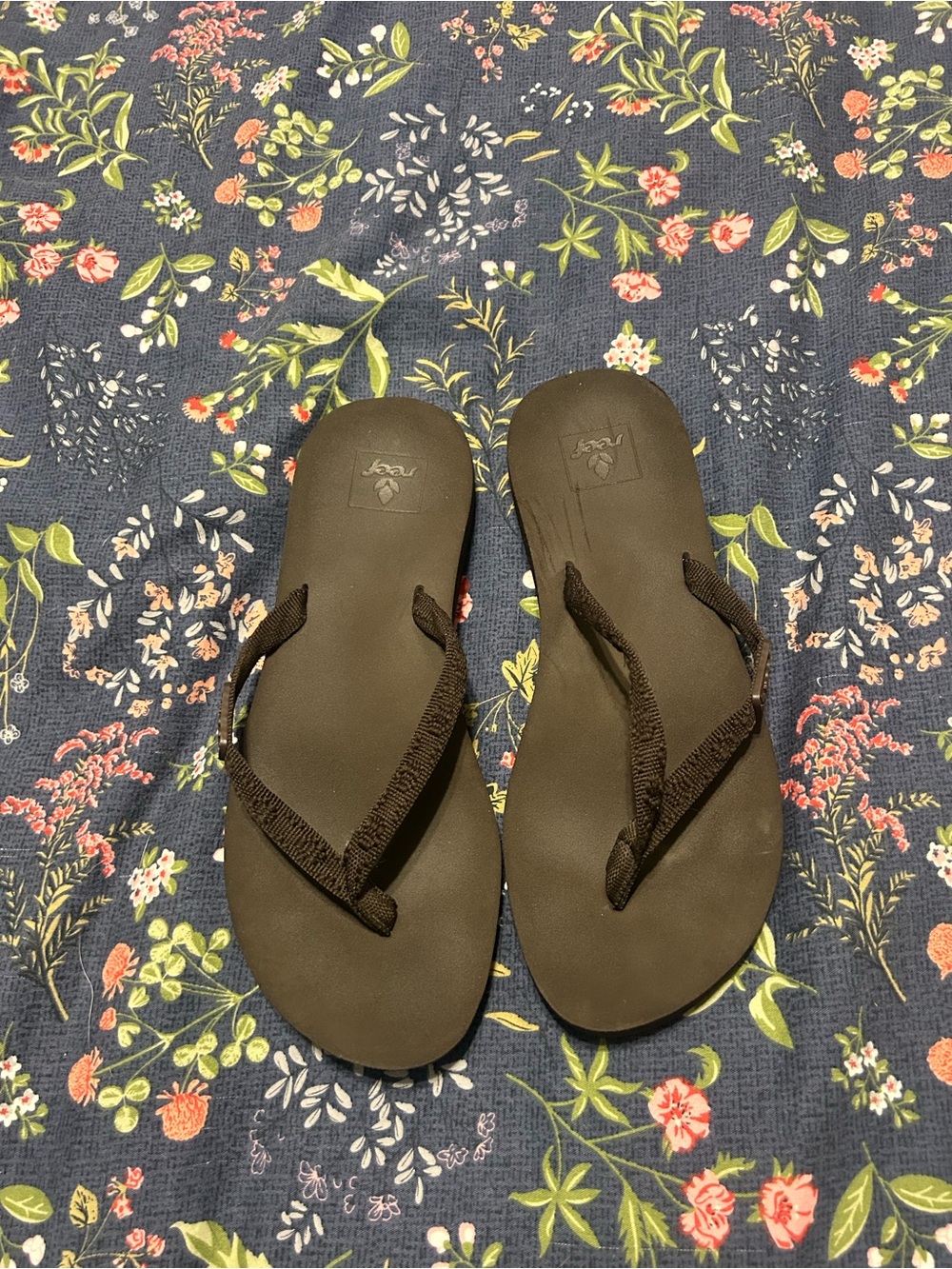 Reef Women's Brown Textured Strap Flip Flops
